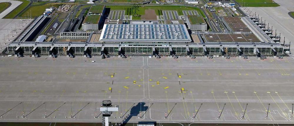 Schönefeld im August 2012. So sieht sie aus, die Flughafenbaustelle. 