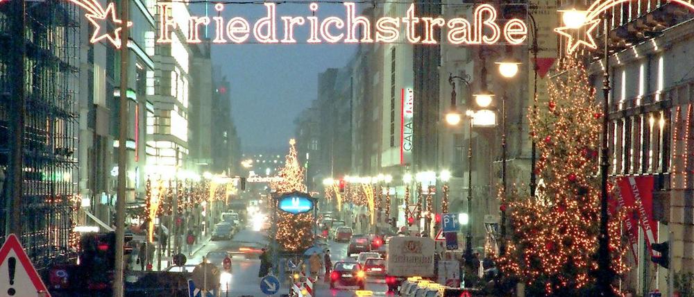 Flaniermeile mit Schönheitsfehlern. In der Berliner Friedrichstraße wird ausgerechnet in der Vorweihnachtszeit gebaut.