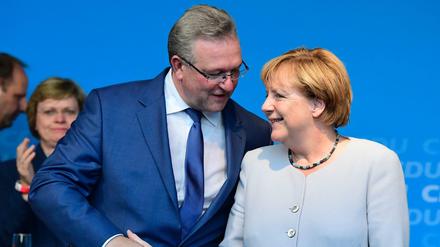 Angela Merkel und Frank Henkel bei der Abschlusskundgebung der CDU zu den Berlin-Wahlen am Sonntag.