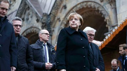 Kanzlerin Angela Merkel und weitere Spitzenpolitiker vor einem Jahr an der Gedächtniskirche.