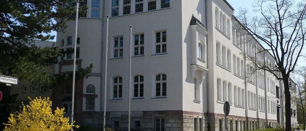 Das Walther-Rathenau-Gymnasium in der Herbertstraße in Grunewald. 