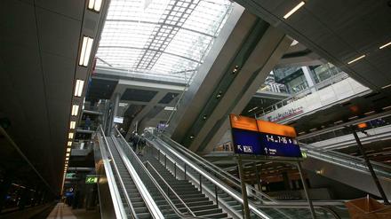 Auf und ab. Die Rolltreppen im Berliner Hauptbahnhof.