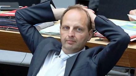 Berlins Justizsenator Thomas Heilmann (CDU) ist derzeit an mehreren Fronten in Bedrängnis.
