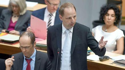Justizsenator Thomas Heilmann (CDU) spricht am Donnerstag im Parlament.