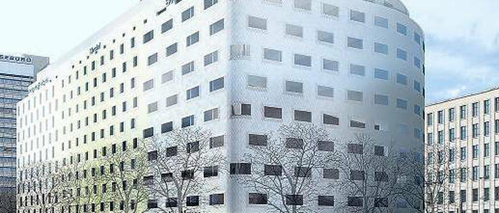 Alexander Parkside. Den Wettbewerb für die Fassadengestaltung des geplanten Hotel-Komplexes an der Otto-Braun-Straße gewann das Architektenbüro Ludloff &amp; Ludloff (l.). Der Investor favorisiert den drittplatzierten Entwurf des Büros Collignon. 