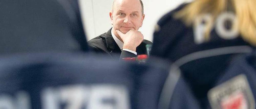 Zugehört. Mit der Polizeireform hat sich SPD-Innenminister Woidke Respekt verschafft. Foto: dapd/Klaus-Dietmar Gabbert