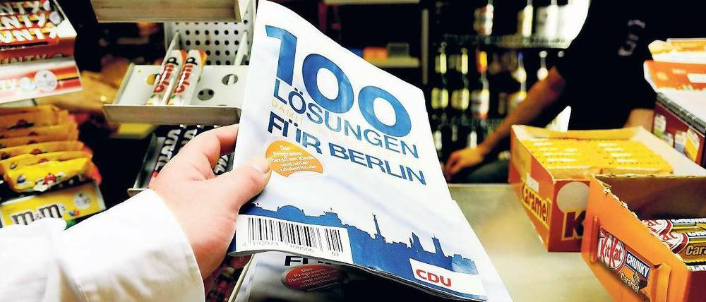 Schwer vermittelbar. Das Wahlprogramm der CDU liegt wie Blei in den Kioskregalen. Dabei wird die Aktion massiv mit Plakaten beworben. 