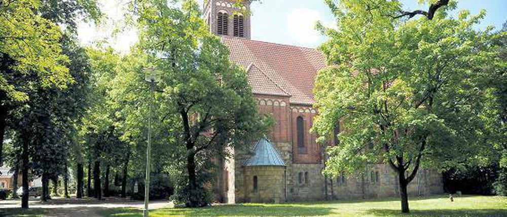 Die Friedenskirche am Don-Ugoletti-Platz in Grünau.