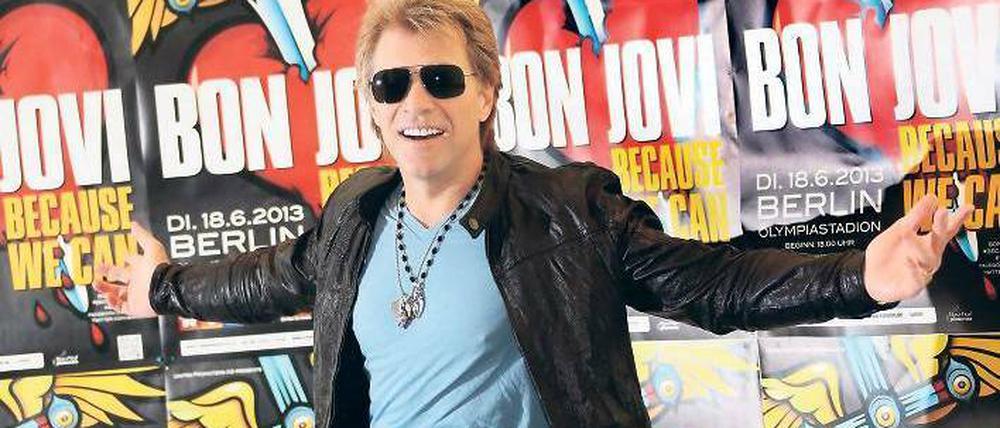 Da bin ich! Jon Bon Jovi ist ziemlich brav geworden: 23 Jahre verheiratet, vier Kinder, katholisch. Über sein Privatleben möchte der Sänger trotzdem nicht sprechen. Foto: dpa