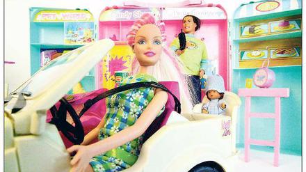 Mein Haus, mein Auto. Die Barbiepuppe polarisiert.