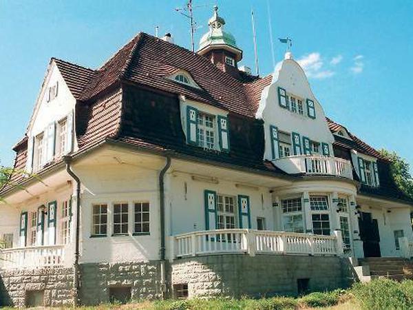 Alterssitz: 1995 hatte Piepenbrock die Villa Lemm in Gatow erworben, die ehemalige Residenz des britischen Stadtkommandanten. 