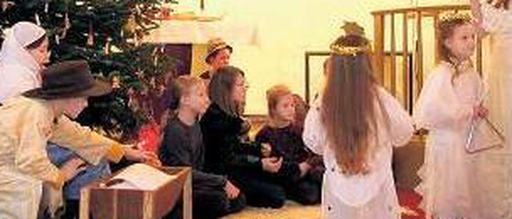 Weihnachtsgeschichte. Ein Krippenspiel gehört bei Familiengottesdiensten dazu. Der Andrang wird groß sein. 