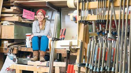 Schöner Schreinern. Quereinsteigerin Eva Wimmer schmiss ihren Job als PR-Beraterin und gestaltet nun Dinge aus Holz.