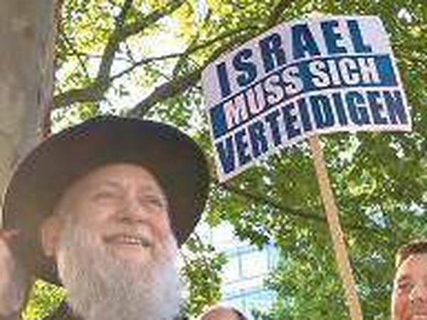 Gesicht zeigen: Auch Israelis und Sympathisanten demonstrieren in Berlin – so wie in der vergangenen Woche, als sie von Schöneberg nach Charlottenburg zogen. 