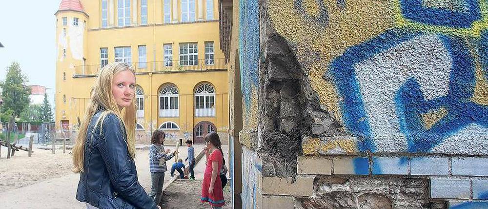 Bröckelkunde in Steglitz. Auch das Gebäude des Fichtenberg-Gymnasiums verfällt und wird teilweise gesperrt. Foto: Davids