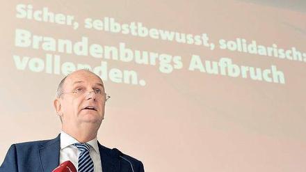 Der alte und voraussichtlich auch neue Ministerpräsident Dietmar Woidke will sich im Brandenburgischen Landtag mit einer Neuauflage von Rot-Rot beweisen.