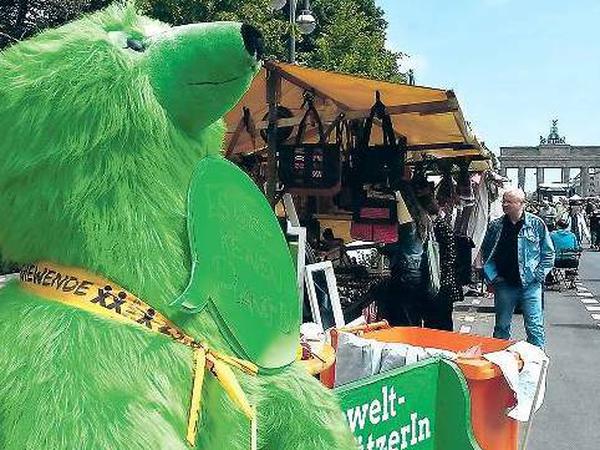 "Es gibt keinen Planet B", mahnt der grüne Bär. Wer das Umweltfestival am Brandenburger Tor besucht, wusste das meist schon vorher.