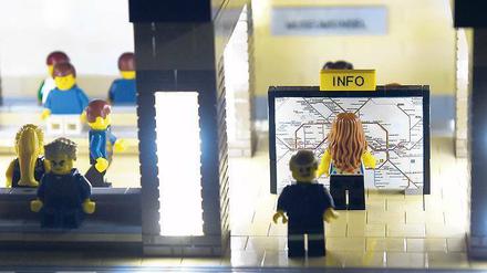 Wo geht’s lang? Die BVG hat ein ehrgeiziges Sanierungsprogramm für die U-Bahn. Mit Lego wär’s leichter. 