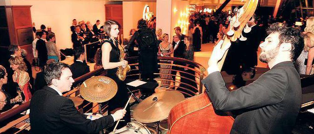 Musik, Musik, Musik! Beim diesjährigen Ball des Vereins Berliner Kaufleute und Industrieller (VBKI) im Hotel Intercontinental wurde früh munter aufgespielt. 