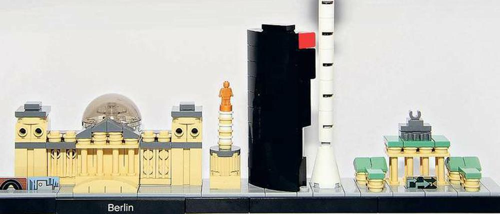 Füge zusammen, was zusammengehört. Reichstag, Siegessäule, Bahntower, Fernsehturm, Brandenburger Tor, Mauer – sie repräsentieren im Lego-Reich Berlin. 
