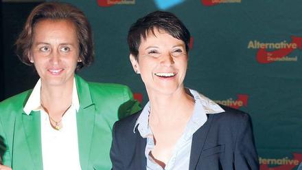 Die Berliner Landeschefin der AfD, Beatrix von Storch (links), und Bundesvorsitzende Frauke Petry hoffen auf den nächsten Wahlerfolg im September in Berlin. 