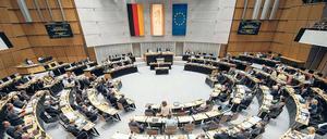 Berlin hat keine Wahl. Das Abgeordnetenhaus soll am 18. September neu bestimmt werden. Der Senat ist nun hektisch bemüht, den Termin zu halten.