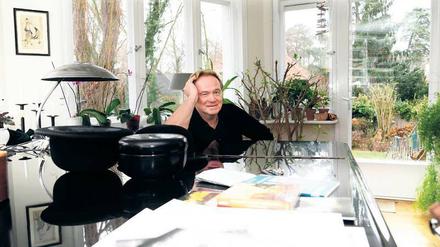 Klaus Hoffmann hat die meisten seiner neuen Chansons zu Hause in seiner alten Villa in Kladow geschrieben. 