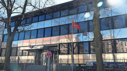 Evet oder Hayir. Ab Montag können etwa 139 000 Wahlberechtigte im türkischen Generalkonsulat an der Heerstraße über die umstrittene Verfassungsreform in der Türkei abstimmen.