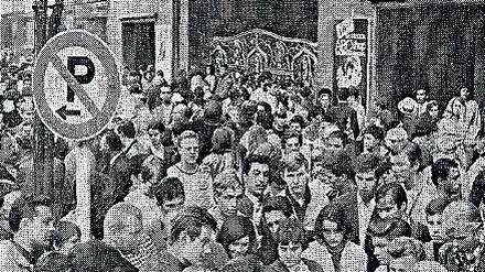 Revolution nach Ladenschluss. Protest am KaDeWe gegen längere Öffnungszeiten, am 26. August 1967. 