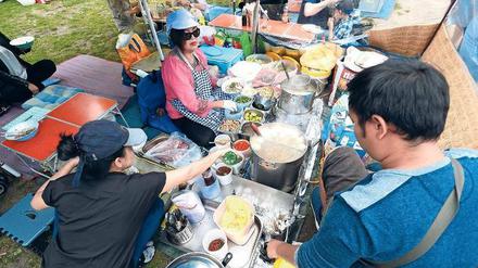 Naht das Ende der kulinarischen Anarchie? Den Thaifood-Markt gibt es seit mehr als 20 Jahren. 