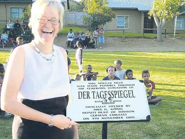 Dank an den Tagesspiegel in Namibia. Vor 14 Jahren konnten wir im SOS-Kinderdorf Windhuk helfen. Viele Waisen waren durch Vergewaltigung traumatisiert. 