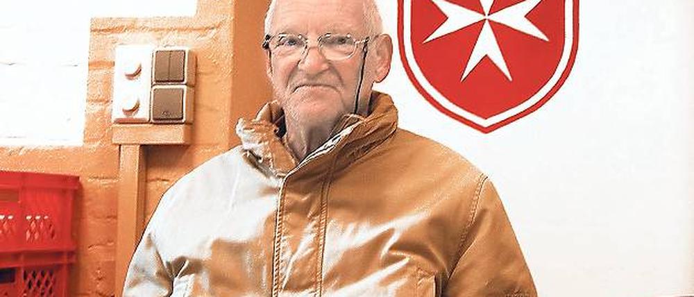 Alfred Dodel, 75, Suppenküchengast bei den Maltesern in Alt Lietzow.