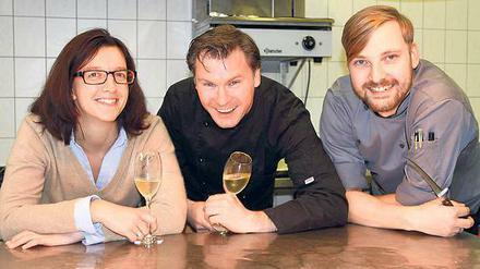 Jörg Frankenhäuser (Mitte) ist der Patron des Kochzimmers in Beelitz - er kreierte etwas Feines für die Reine Formsache.