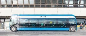 Der Elektrobus „Aptis“ hat vier lenkbare Räder. Alstom hat praktisch eine Straßenbahn auf Autoräder gestellt. 2019 kommt der Bus auf den Markt. 
