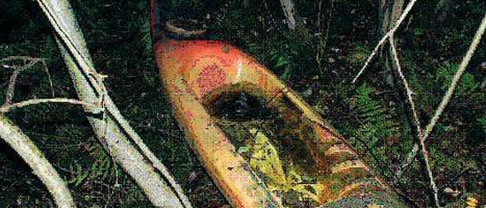 Tatwerkzeug: das verschleppte Kajak, wie es die Polizei fand. Muscheln waren darauf, sie wurden aber nie richtig untersucht.