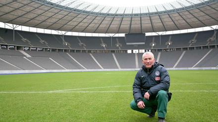 Herr der Halme. Alain Cairncross, Platzwart - pardon! - "Greenkeeper" im Olympiastadion Berlin.