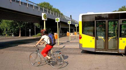 Nicht nur motorisiert gut unterwegs: Die BVG kann auch Rad fahren.