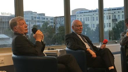 Eberhard Diepgen (li.) und Walter Momper beim "Berlin Salon" in der Landeszentrale der CDU.