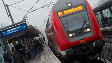 Ein Zug wird kommen. Der RE-Bahnhof in Erkner - bald soll er auch in Köpenick halten.