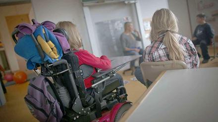 Viele Schulen bemängeln, dass nicht genügend Personal für die Förderung von Kindern mit Behinderungen zur Verfügung stehe.