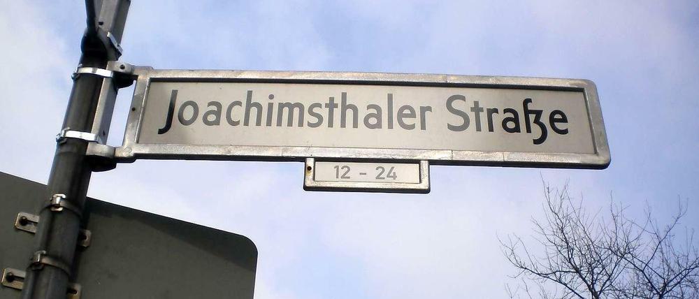 Ein Rechtschreibfehler? Nein, in Hohenschönhausen schreibt man die Joachimsthaler Straße schon immer mit H.
