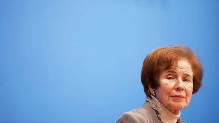Eine streitbare Frau. Die Berliner Linke will die Journalistin Beate Klarsfeld mit der Ehrenbürgerwürde ehren.