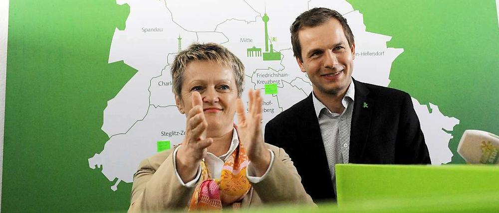 Die grüne Bürgermeisterkandidatin Renate Künast und Landesgeschäftsführer André Stephan.