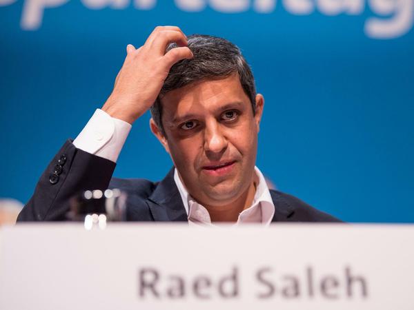 Raed Saleh, Vorsitzender der SPD-Fraktion im Abgeordnetenhaus, gab sich in seiner Rede moderat.