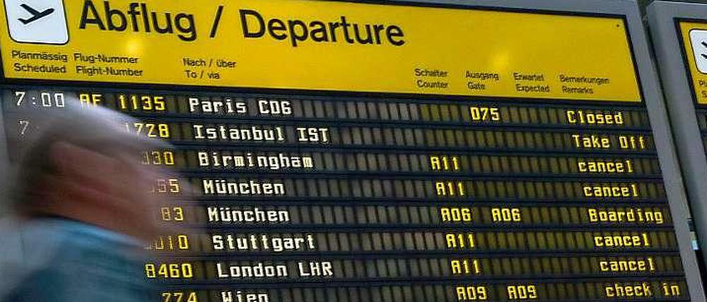 So sah es während des Lufthansa-Streiks am Flughafen Tegel aus. Beinahe wäre es am Freitagabend ähnlich gekommen - wenn auch aus einem anderen Grund.