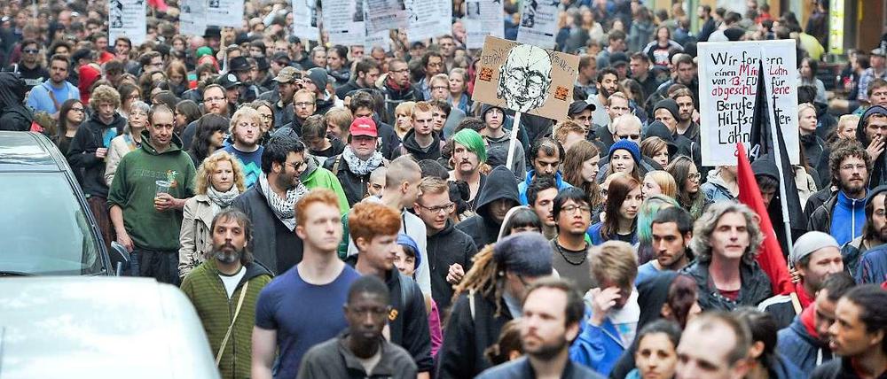 Szenen vom 1. Mai 2014 in Berlin. Dieses Jahr hoffen die Veranstalter auf bis zu 30.000 Menschen.