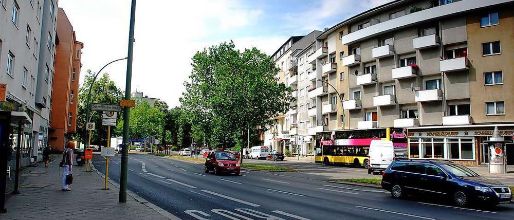 Martin-Luther-Straße in Schöneberg: Der sechsspurige Ausbau der Martin-Luther-Straße geht auf die Tabula-rasa-Situation nach dem Krieg zurück. 