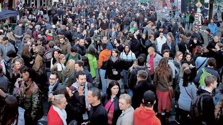 Immer mehr Menschen leben künftig in Berlin. Der Senat rechnet in diesem Jahr mit einem Zuwachs um 80 000.