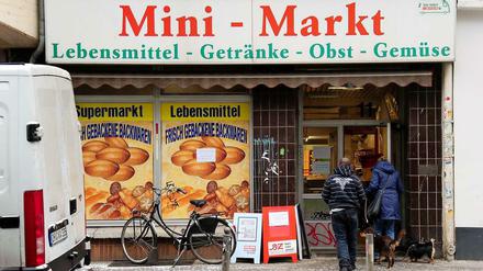 Am Rosenthaler Platz muss der letzte Lebensmittelmarkt der bei Touristen beliebten Gegend schließen.
