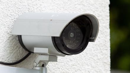 Videoüberwachung einer Wohnanlage: Es muss klargestellt sein, welcher Bereich zu welchem Zweck wann überwacht wird, wie die Aufnahmen gespeichert werden, wem sie zugänglich sind und wann sie gelöscht werden. 